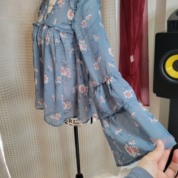 AEO Chiffon Floral Blouse - Picture 5 of 13